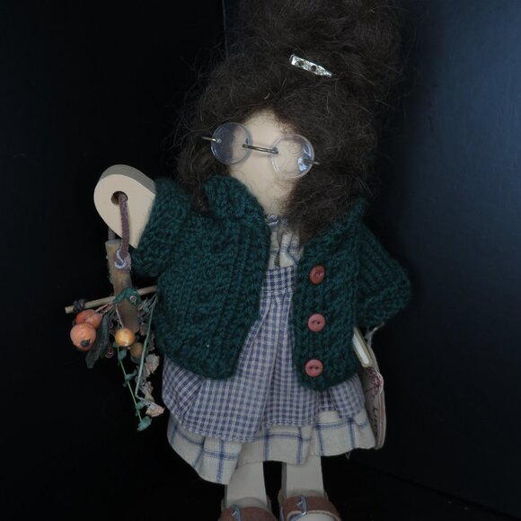 Lizzie High Doll - Picture 6 of 6